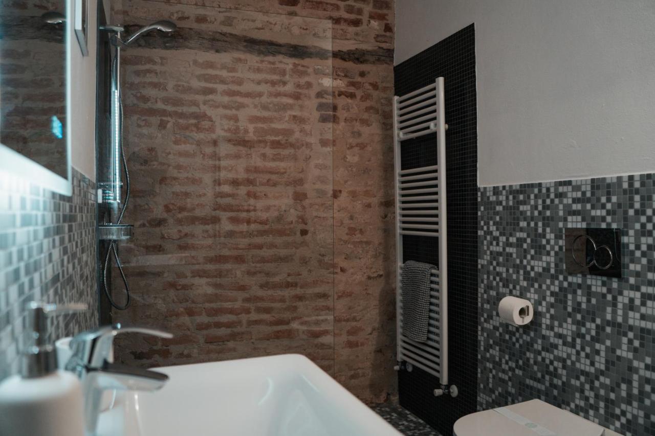 Centro Storico Recinto Dei Nobili 2-Private Parking Apartment Asti Luaran gambar